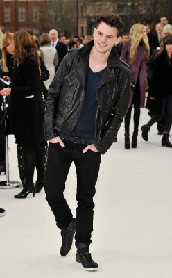 photo 9 in Jeremy Irvine gallery [id719985] 2014-07-31 00:00:00