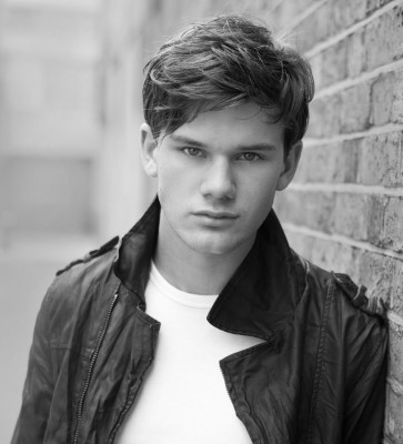 photo 5 in Jeremy Irvine gallery [id706929] 2014-06-10 00:00:00