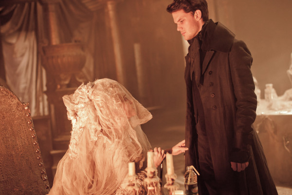 Jeremy Irvine pic #711508