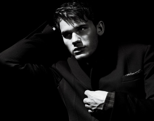 Jeremy Irvine pic #711528