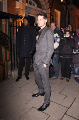 Jeremy Irvine pic #717748