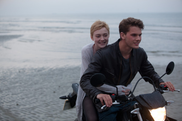 Jeremy Irvine pic #711506