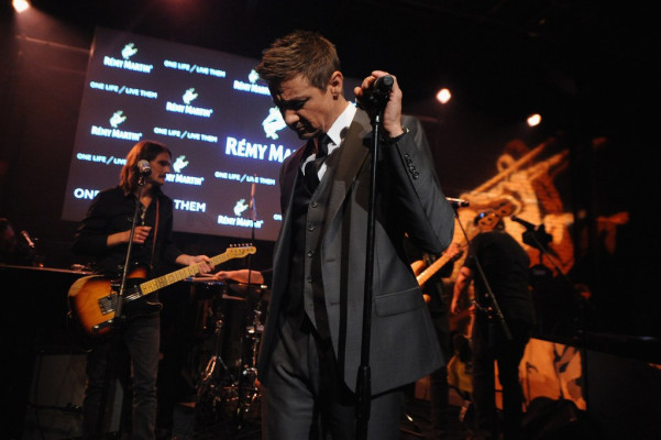 Jeremy Renner pic #815212
