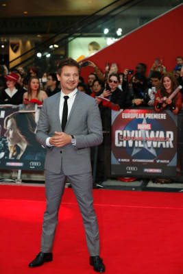 Jeremy Renner pic #849416