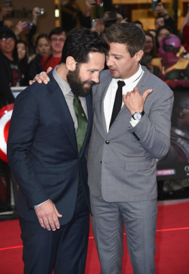Jeremy Renner pic #849415