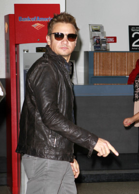 Jeremy Renner pic #574350