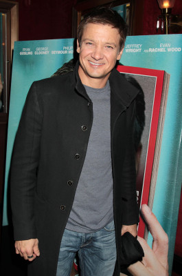 Jeremy Renner pic #577100