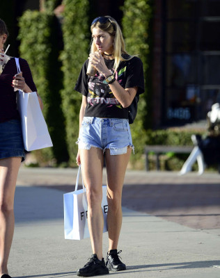 Jessica Hart pic #979437