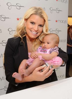 Jessica Simpson pic #409460
