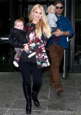 Jessica Simpson pic #652223