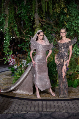 Jessica Stam at Christian Siriano SS 2025