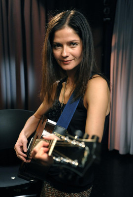 Jill Hennessy pic #157606