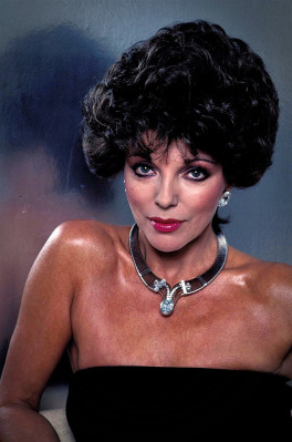 Joan Collins pic #1327638