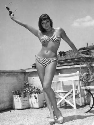 Joan Collins pic #186613