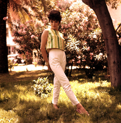 Joan Collins pic #375560