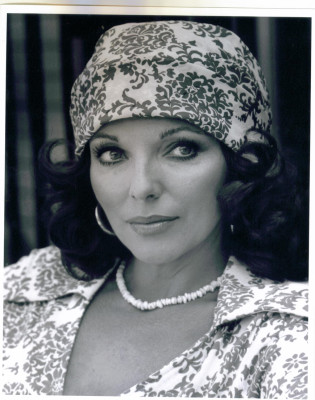 Joan Collins pic #349585