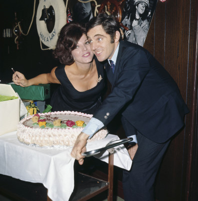 Joan Collins pic #372036