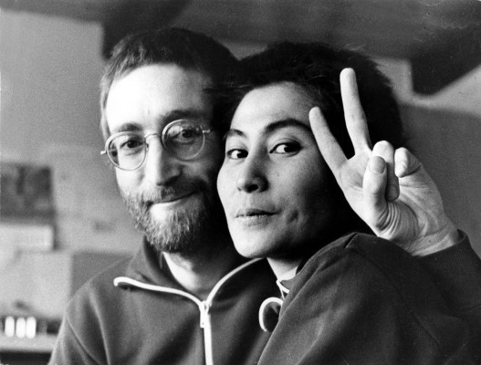 photo 4 in John Lennon gallery [id588662] 2013-03-29 00:00:00