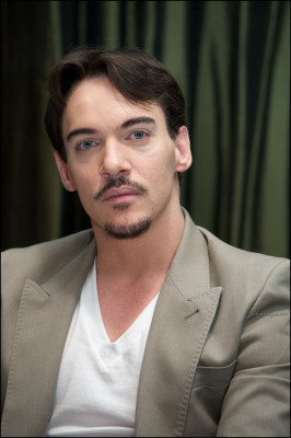 Jonathan Rhys-Meyers pic #602067