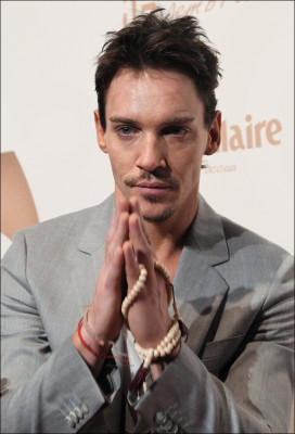 Jonathan Rhys-Meyers pic #725743