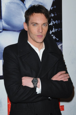 Jonathan Rhys-Meyers pic #614402