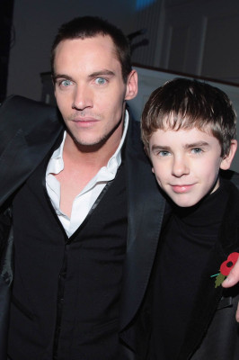 Jonathan Rhys-Meyers pic #617124