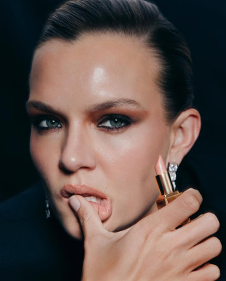 Josephine Skriver pic #1373741