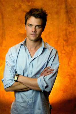 Josh Duhamel pic #293570