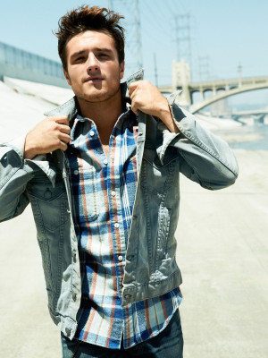 Josh Hutcherson pic #656034