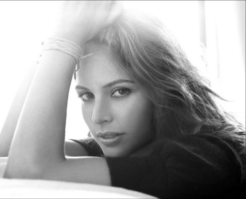 Josie Maran pic #197320