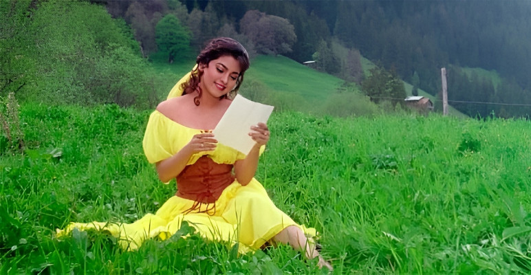 Juhi Chawla pic #1289470