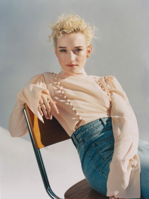 Julia Garner pic #1210208