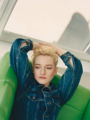 Julia Garner pic #1210207