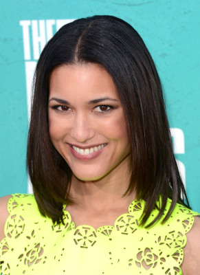 Julia Jones pic #496276