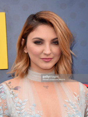 Julia Michaels pic #1109540