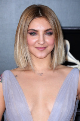 Julia Michaels pic #1003575