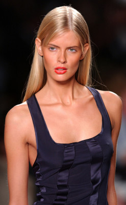 Julia Stegner pic #146300