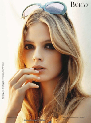 Julia Stegner pic #648629