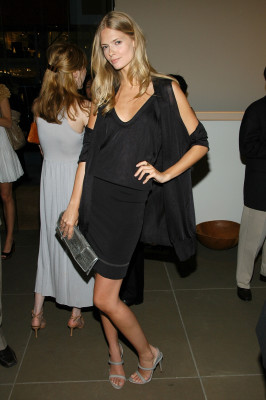 Julia Stegner pic #185715