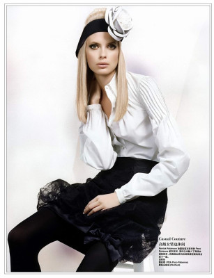 Julia Stegner pic #80717
