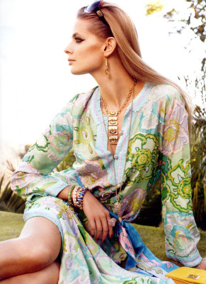 Julia Stegner pic #647908