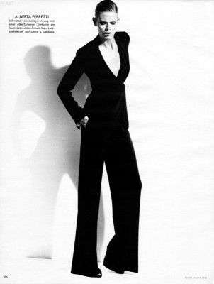 Julia Stegner pic #159785