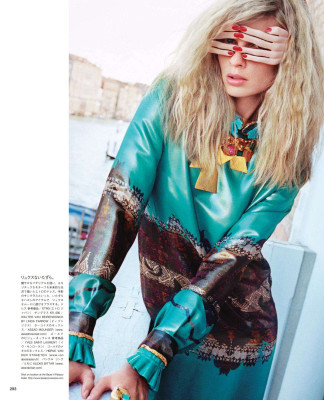 Julia Stegner pic #418705