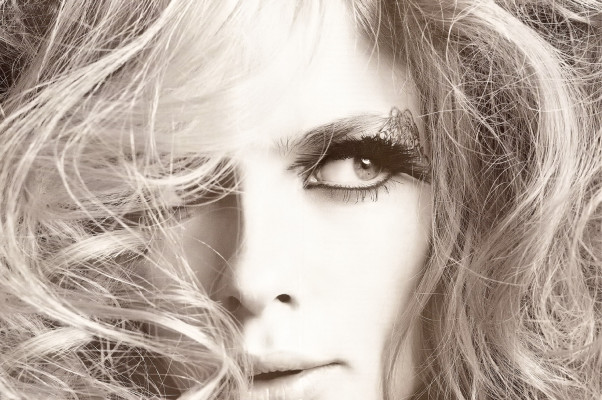 Julia Stegner pic #42319