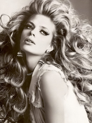 Julia Stegner pic #42315