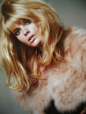 Julia Stegner pic #22137