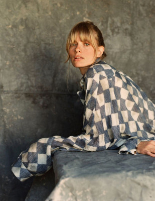 Julia Stegner pic #1218898