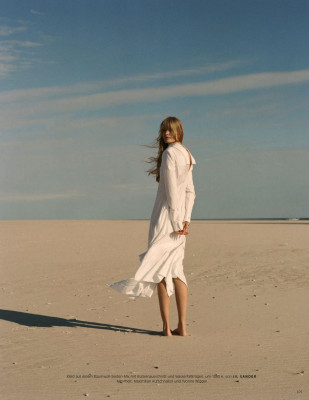 Julia Stegner pic #1218899