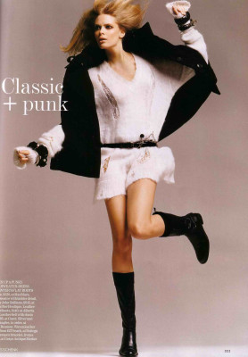 Julia Stegner pic #36178