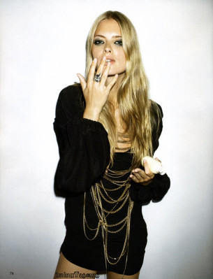 Julia Stegner pic #148985
